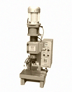 氣壓鉚接機在使用時要注意哪些事項？