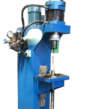 國內(nèi)鉚接機廠家哪家好？