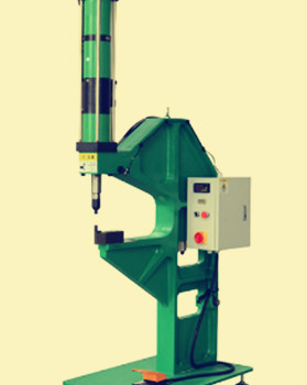 鉚接機的模具為什么容易斷裂？