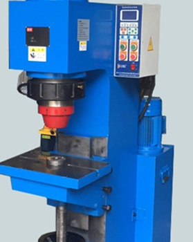 非標(biāo)定制鉚接機(jī)的價(jià)格貴嗎？