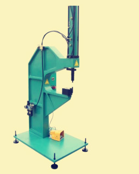 國產(chǎn)鉚接機多少錢一臺？